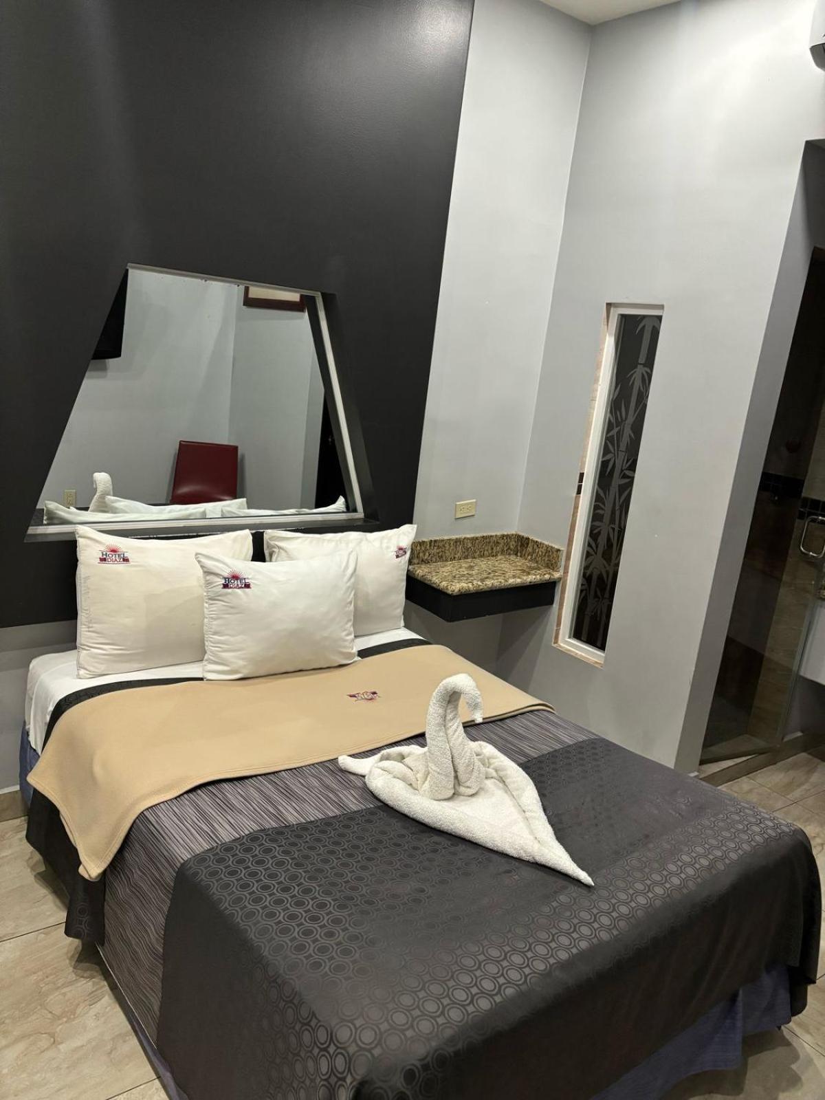 Hotel Diaz Tijuana Extérieur photo